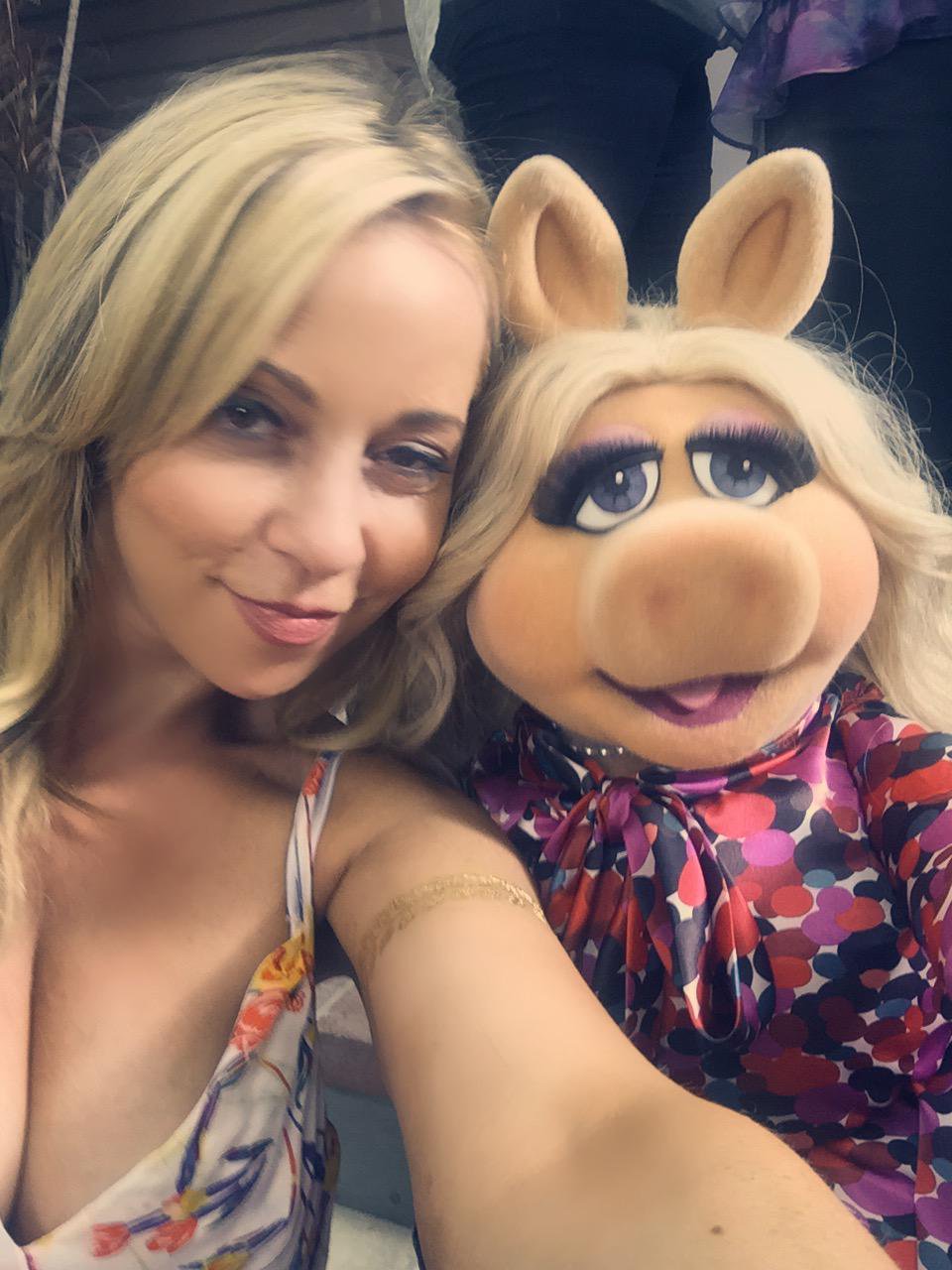 Tara Strong foto picture Tara Strong